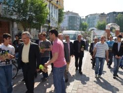 05.05.2012 / Zeytinburnu Belediyesi Fesleğen Dağıtımı